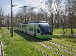 Migliora le tue prestazioni in bicicletta e la tenuta su strada con i copertoni in grafene, le ruote e gli accessori vittoria per mtb e bici da corsa. Vitoria Gasteiz Tram Wikipedia