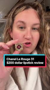 Chanel Le Rouge 31 review and try