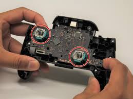 The pro controller is nintendo's option for the switch, and it is the controller of choice for many reasons. Nintendo Switch Pro Controller Joystick Austauschen Ifixit Reparaturanleitung
