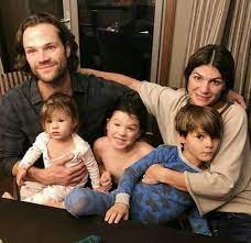 Jared padalecki plays the character of sam winchester on supernatural. 570 Family Friends Of Spn Cast Crew Ideen Jensen Ackles Jared Padalecki Fantasy Serien