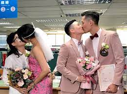台同婚法案生效首日526對同性伴侶登記結婚