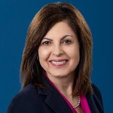 Lesley Stratton's Instagram, Twitter & Facebook