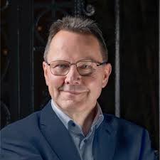 𝗜 𝗿𝗲𝗮𝗹𝗹𝘆 𝗹𝗶𝗸𝗲 𝗶𝘁 𝘄𝗵𝗲𝗻 𝘆𝗼𝘂 𝗰𝗮𝗻 𝗺𝗮𝗸𝗲  𝗰𝗼𝗺𝗽𝗹𝗲𝘅 𝘁𝗵𝗶𝗻𝗴𝘀 𝘀𝗶𝗺𝗽𝗹𝗲 𝗮𝗻𝗱 𝘄𝗼𝗿𝗸 𝗼𝗻  𝘀𝗼𝗹𝘂𝘁𝗶𝗼𝗻𝘀 𝘁𝗼𝗴𝗲𝘁𝗵𝗲𝗿 𝘄𝗶𝘁𝗵 𝗰𝗼𝗹𝗹𝗲𝗮𝗴𝘂𝗲𝘀.”