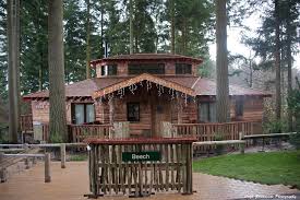 While center parcs uk and center parcs europe are now run by separate companies, both feature lodges you can stay in treehouses or cabins, and activities include zip wires and survival lessons. Treehouse Beach At Centre Parcs Longleat Nikon D3 Niko Flickr