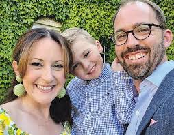 Barbara Poche's Instagram, Twitter & Facebook