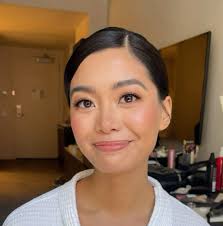 Hey ! I need a makeup artist for this Saturday the 19th. In the evening for  my grad party ! It would be great if you could come to me ! Please help