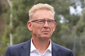 Art as a way to defend and amplify nature's voice