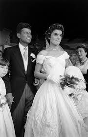 This Is How Stunning Jfk Jackie Looked On Their Wedding Day Jackie Kennedy Wedding Jackie Kennedy Kennedy Wedding Dress
