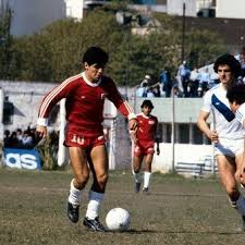 Get the latest argentinos juniors news, scores, stats, standings, rumors, and more from espn. Murio Diego Maradona Argentinos Juniors El Equipo Que Lo Llevo A La Primera Y Al Estrellato