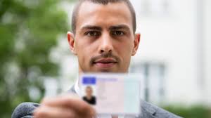 Es realmente seguro tu DNI digital? Te contamos lo que hay detrás de la  nueva app MiDNI