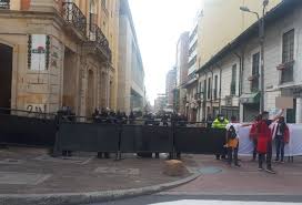 Se reportan manifestaciones en el portal suba, por lo que se detiene el funcionamiento en ese lugar y en las estaciones de campiña y 21 ángeles. Disturbios En El Centro De Bogota Tras Acto De Reconciliacion Rcn Radio