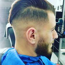 Othmane Coiffeur Oran Homme Votre Salon De Coiffure Est Ouvert De 9h00 Du Matin Jusqu A 22h00 Du Soir Bienvenue Chez Nous Coiffure Barber Barber Shop