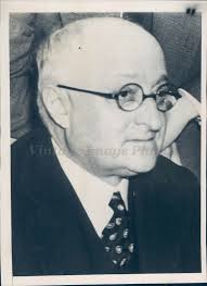 Max Babb's Instagram, Twitter & Facebook