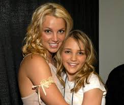 On wednesday, britney's father submitted court documents. Britney Spears Younger Sister Jamie Lynn Named Trustee Of Pop Star S Fortune Etcanada Com