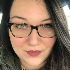 Julia Runyon's Instagram, Twitter & Facebook