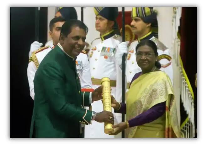 Vijay Amritraj receives Padma Bhushan award - News Today | First with the  news