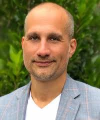 Steven Houchen's Instagram, Twitter & Facebook