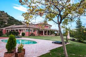 Tiene 220 m² con 4 dormitorios diferentes con baño incluido, amplia cocina. Casa Rural El Sauco Casa Rural En Talavera De La Reina Toledo
