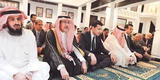 الخميس رؤية هلال العيد والصلاة في ٣٣٢ مصلى بجدة. Ø³ÙÙŠØ± Ø§Ù„Ù…Ù…Ù„ÙƒØ© Ù„Ø¯Ù‰ Ø¨Ø±ÙŠØ·Ø§Ù†ÙŠØ§ ÙŠØ¤Ø¯ÙŠ ØµÙ„Ø§Ø© Ø§Ù„Ø¹ÙŠØ¯ ÙˆÙŠØ³ØªÙ‚Ø¨Ù„ Ø§Ù„Ù…Ù‡Ù†Ø¦ÙŠÙ†