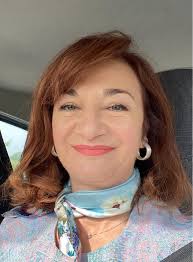 Доктор Марк, был известным онкологом. Однажды он вылетел на важную  конференцию в другой город, где его должны были наградить премией в области  медицины. Однако, через час после взлета, произошла аварийная посадка в