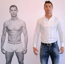 Cristiano ronaldo dos santos aveiro. Cristiano Ronaldo Korper Cristiano Ronaldo Ist Sportlich Wie Ein 20 Jahriger Gq Germany