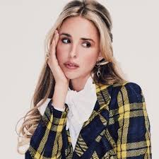 LAUREL (@ClassicLaurel)