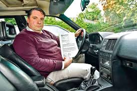 Ein schöner oldtimer steht für zeitgeist und. Youngtimer Auf Privatparkplatz Abgestellt Hausdurchsuchung Autobild De