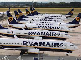 Последние твиты от ryanair (@ryanair). Ryanair Reports Record 701m Loss After Covid Forced It To Slash Flights Ryanair The Guardian