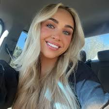 emma thompson (@em.thompp) • Instagram photos and videos