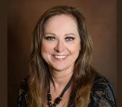 Kelly Essary's Instagram, Twitter & Facebook