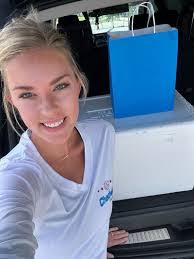 Janet Mifflin's Instagram, Twitter & Facebook