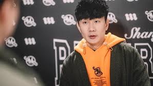 In 2011, he signed to warner music taiwan. Mandopop Singer Jj Lin S Esports Team Acquires Malaysia S Makan Cendol
