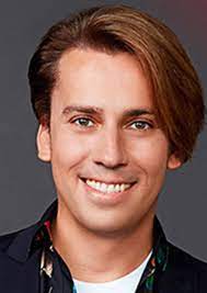 В замке есть лифт и подземная парковка на четыре машины. Bilety Na Koncert Maksima Galkina V Novyj God S Yumorom V Teatre Russkaya Pesnya