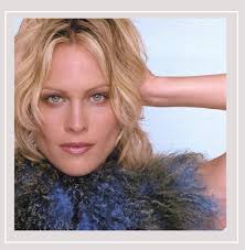 Amazon.com: Rise: CD 和黑膠唱片