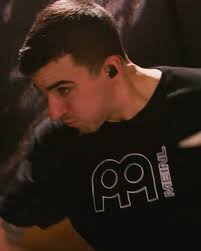 Songwriter Sam Cantor of Minor Moon crafts pastoral, cosmic soundscapes  that are rife with resonant lyrics and rolling melodies. Watch and download  their session here: smarturl.it/AT-Minor-Moon