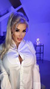 Goddess Gias Natalie - sissy profile @goonbetasissy