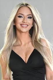 Lana Chambers's Instagram, Twitter & Facebook