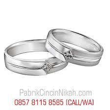 Selain simbol cinta, cincin kawin juga menjadi pengikat antar suami dan istri nantinya. Pabrik Cincin Kawin Cincin Nikah Tempat Pembuatan Perhiasan 4 Tips Cerdas Dalam Memilih Cincin Nikah