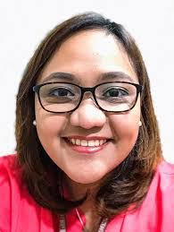 Karen Dumlao's Instagram, Twitter & Facebook