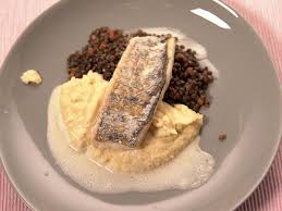 Zanderfilet Mit Weissem Balsamico Schaum Rezept Rezept In 2020 Rezepte Lebensmittel Essen Das Perfekte Dinner