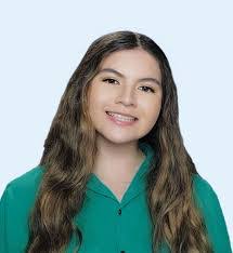 Erin Wharton's Instagram, Twitter & Facebook