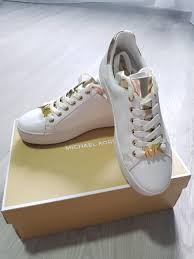 Michael kors and michael michael kors offer women's footwear for all occasions in a variety of styles and sizes. Michael Kors Shoes Women S Fashion Footwear Sneakers On Carousell