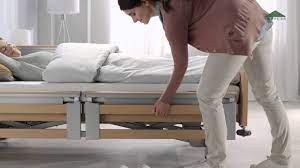 Bei einem pflegebett ist eine dauerbelastbare matratze mit guten belüftungseigenschaften ebenso wie ein schutzbezug wichtig. Pflegebett Test Empfehlungen 07 21 Einrichtungsradar