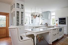 That said, more and more kitchens do have cabinets that extend to the ceiling, even with 9 or 10 foot ceilings. Learning Style Kitchen Expo
