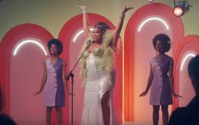 The official music video for lizzo's juicefrom the album 'cuz i love you' available now.listen here: Lizzo Goes Retro Glam For New Song Video Juice