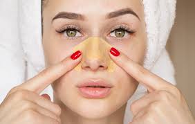 Cara yang paling mudah untuk menghilangkan komedo hitam yaitu dengan air hangat. Tips Mudah Untuk Menghilangkan Blackheads Di Area Wajah Anda Beauty Journal