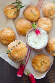 Scones A La Feta Et Aux Herbes Fraiches Et Pourquoi Pas Coline Recette Idee Recette Recette Brunch Scones