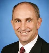 GM tuyển mộ CFO của Microsoft