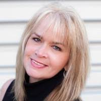 Sandy Gallo's Instagram, Twitter & Facebook