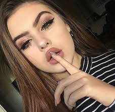 Daisy Aparicio's Instagram, Twitter & Facebook